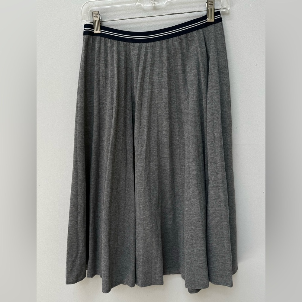 Tommy Hilfiger Gray Pleated Midi Skirt in XS